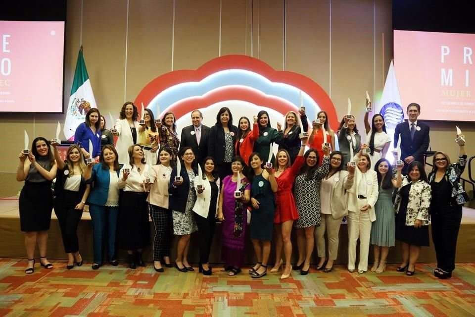 La tarde de este miércoles, se entregó el Premio Mujer TEC 2020 en el Centro de Congresos del Campus Guadalajara,