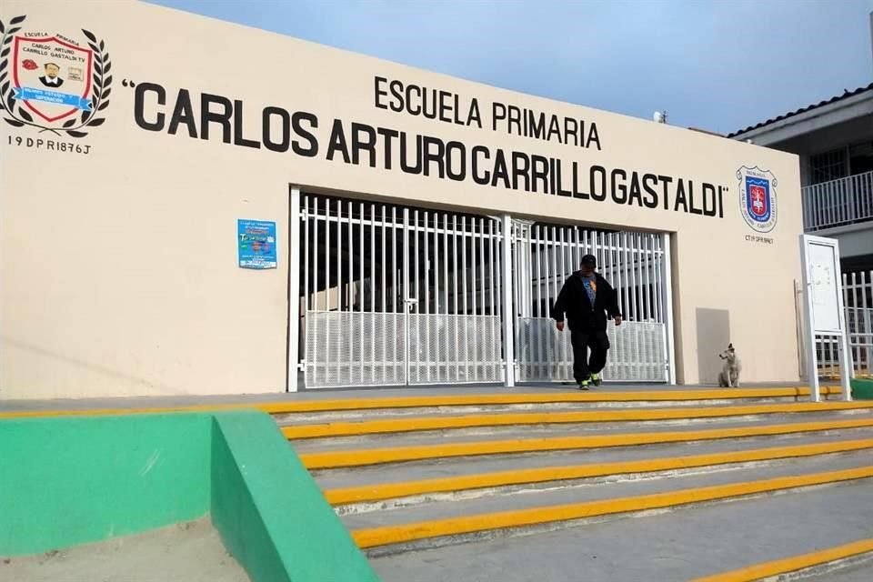 Los padres de los estudiantes de la Escuela Carlos Arturo Carrillo, en la Colonia Valle de San Blas, fueron atendidos por las autoridades educativas y de la Secretaría de Seguridad Pública municipal.