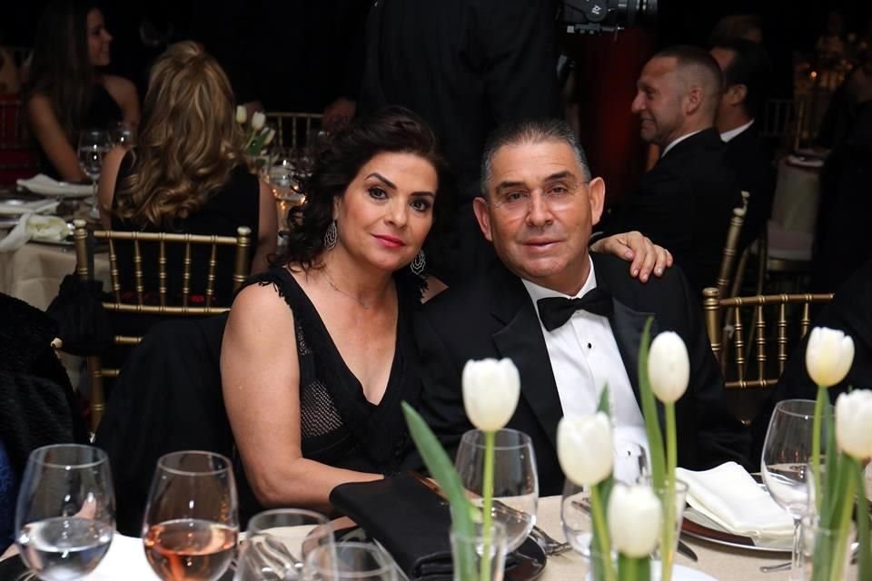 Irasema de Zertuche y Hernán Zertuche