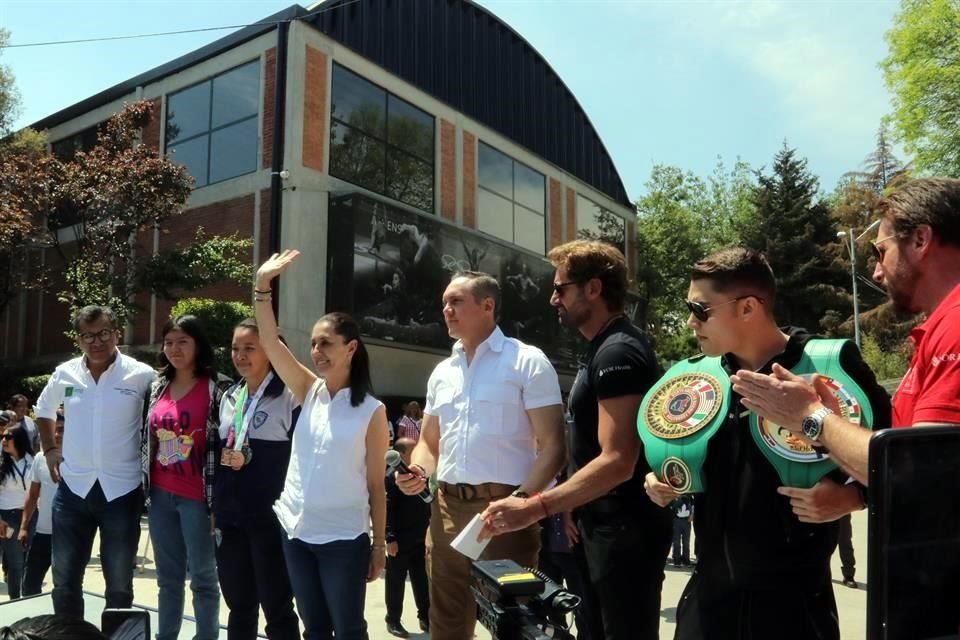 Claudia Sheinbaum, Jefa de Gobierno y Adrián Rubalcava, Alcalde de Cuajimalpa, inauguraron el Deportivo Morelos, en la Colonia El Molinito