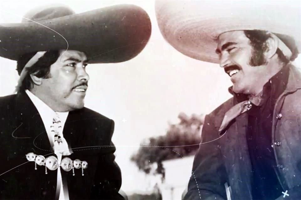 Lorenzo de Monteclaro con Vicente Fernández, con quien hizo la película Dios los Cría.