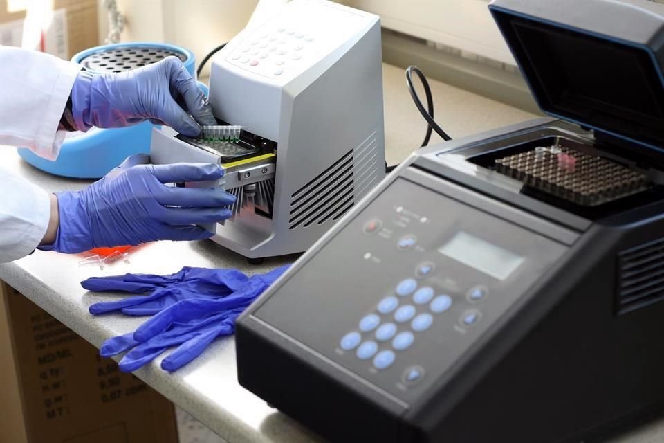 Especialistas piden acudir a hacer la prueba de covid-19 al recibir recomendación de un médico; eso evitará colapso del sistema de salud.