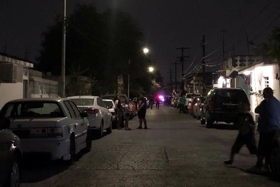 La agresión fue cometida cerca de las 20:50 horas, frente a una vivienda de la calle Díaz Ordaz, entre Mariano Arista y Elisa Garza, en la Colonia Héroes de México.