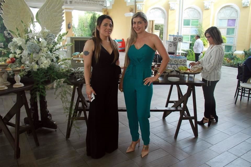 Janeth Flores y Verónica Ramos