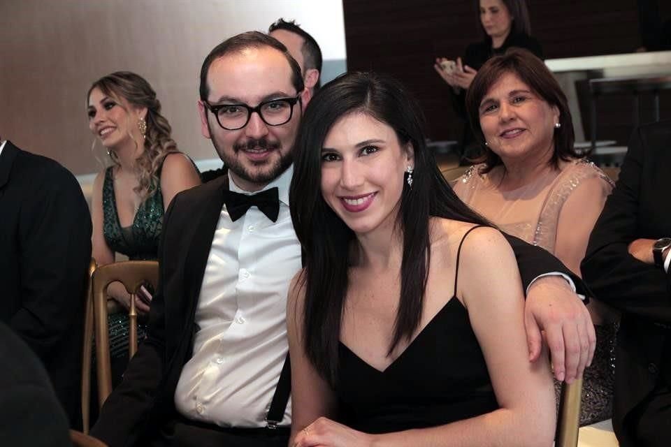 Josh Morera y Sandy Cantú