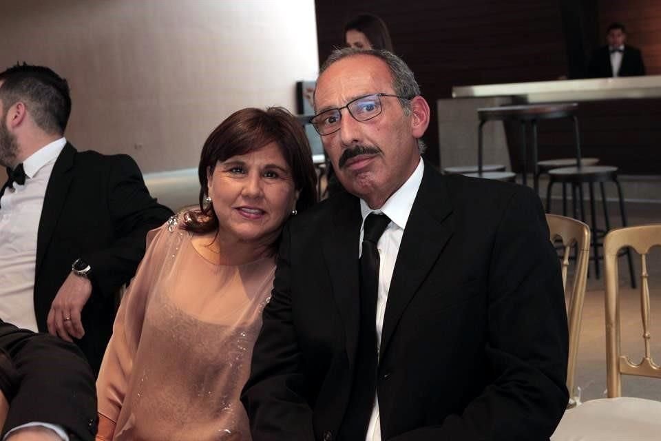 Sandra Rodríguez de Cantú y Víctor Cantú