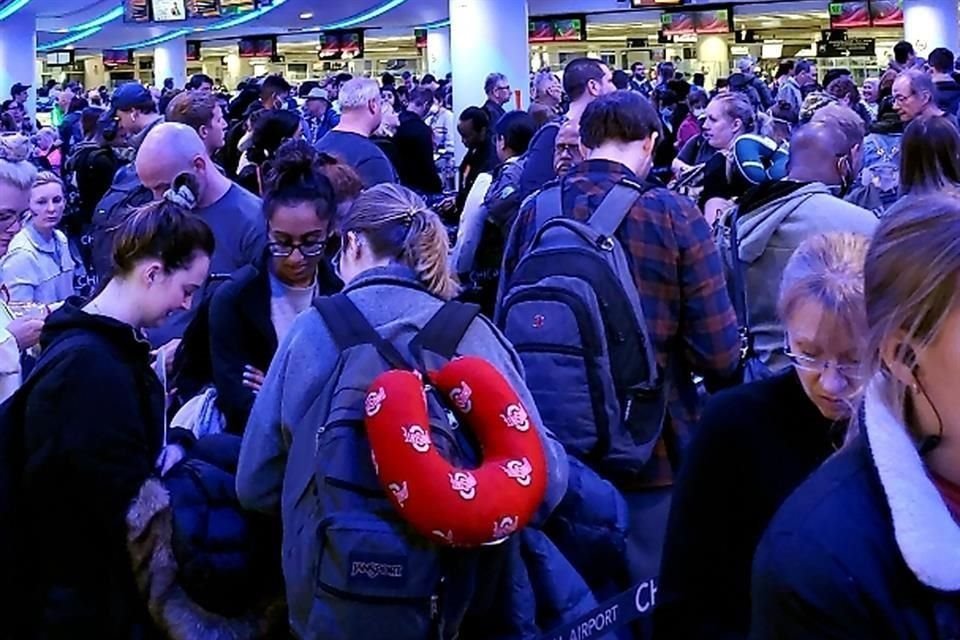 Aerolíneas han anunciado reducción de sus operaciones debido al coronavirus.