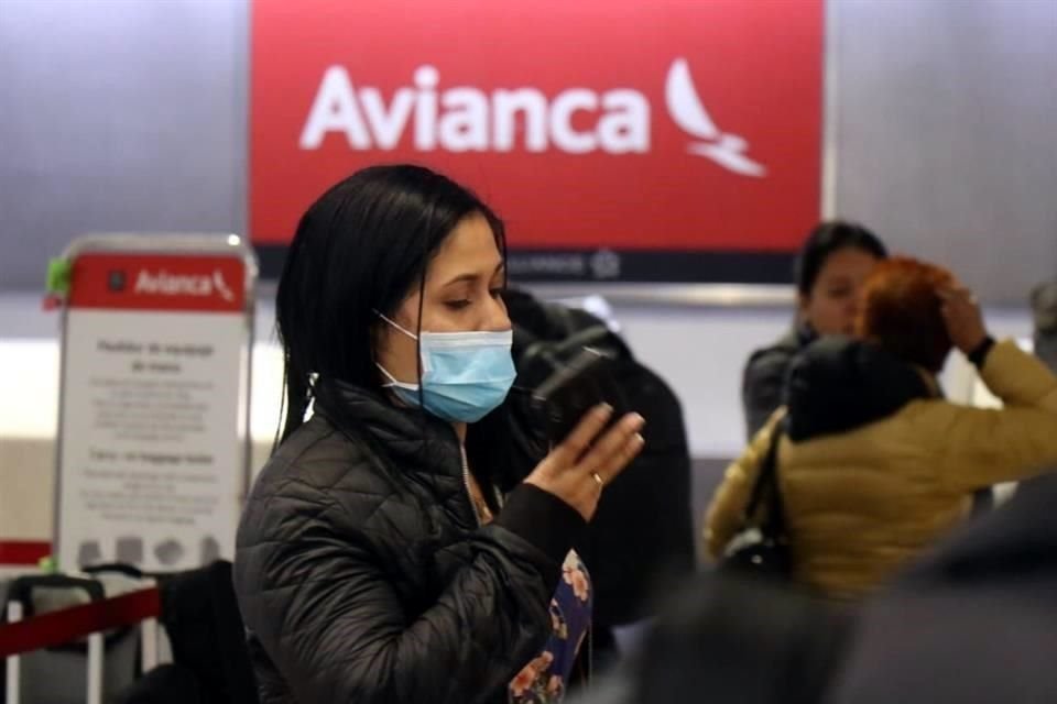 La aerolínea Avianca agradeció al Presidente salvadoreño la 'alerta' sobre 12 casos de Covid-19 en vuelo México-El Salvador.