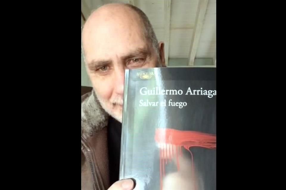 Arriaga conversó con sus lectores acerca de 'Salvar el fuego', premiada por unanimidad por el jurado, y que su autor considera su novela más arriesgada hasta ahora.