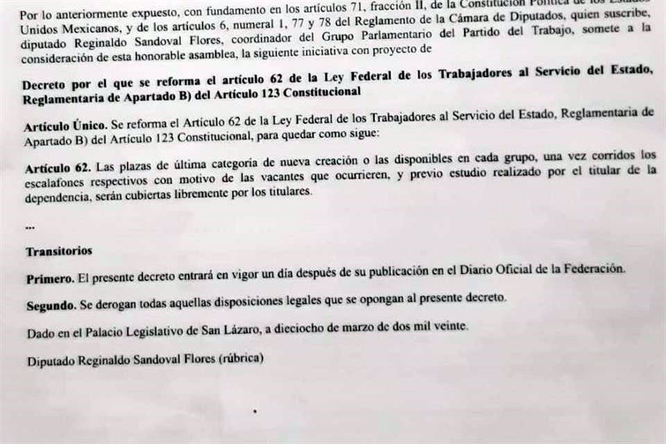 Los trabajadores protestaron por una iniciativa del PT.