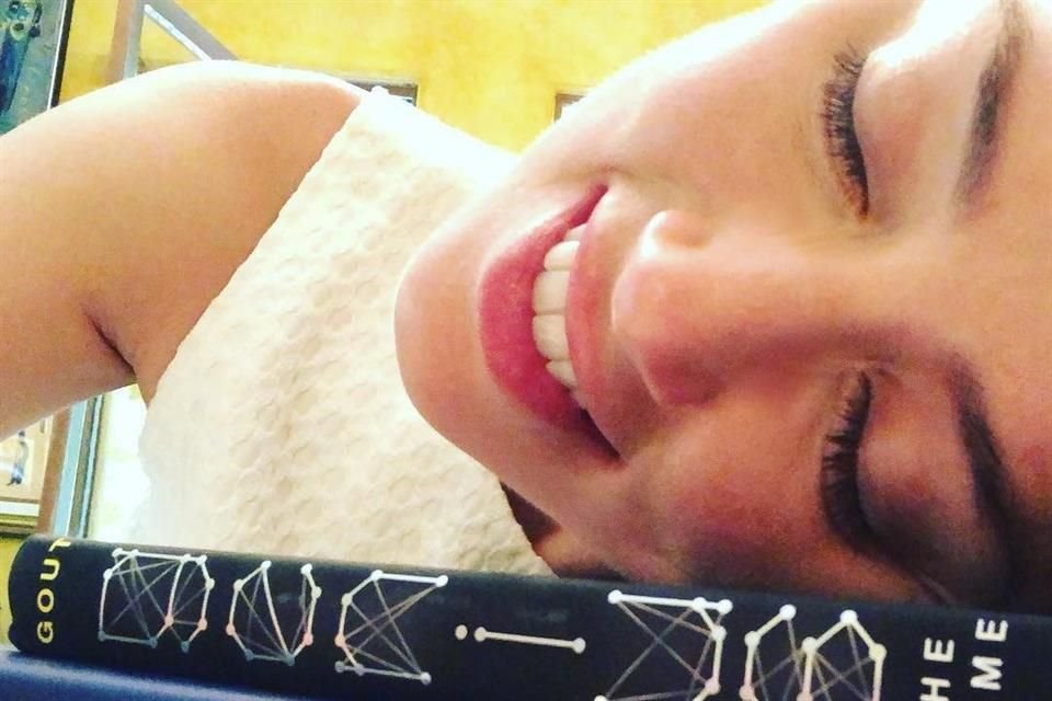Amber Heard es una de las celebridades que siguen sus historias.