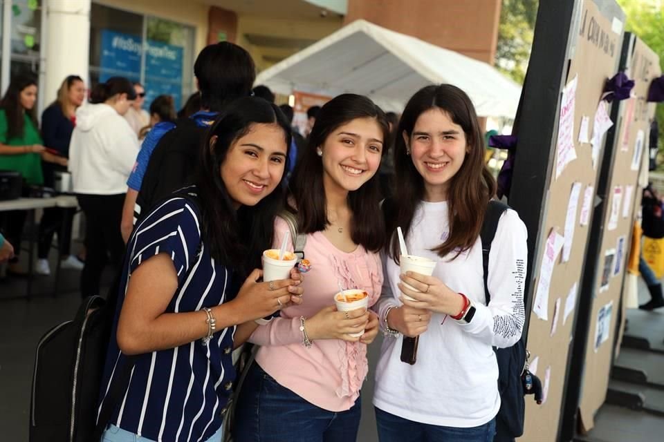 Karen Martínez, Ana Regina Pérez y Gretel Elizondo