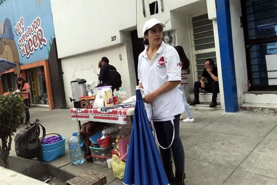 Vecinos del centro de Coyoacán señalan que ha aumentado la presencia de vendedores en la Avenida Miguel Ángel de Quevedo.