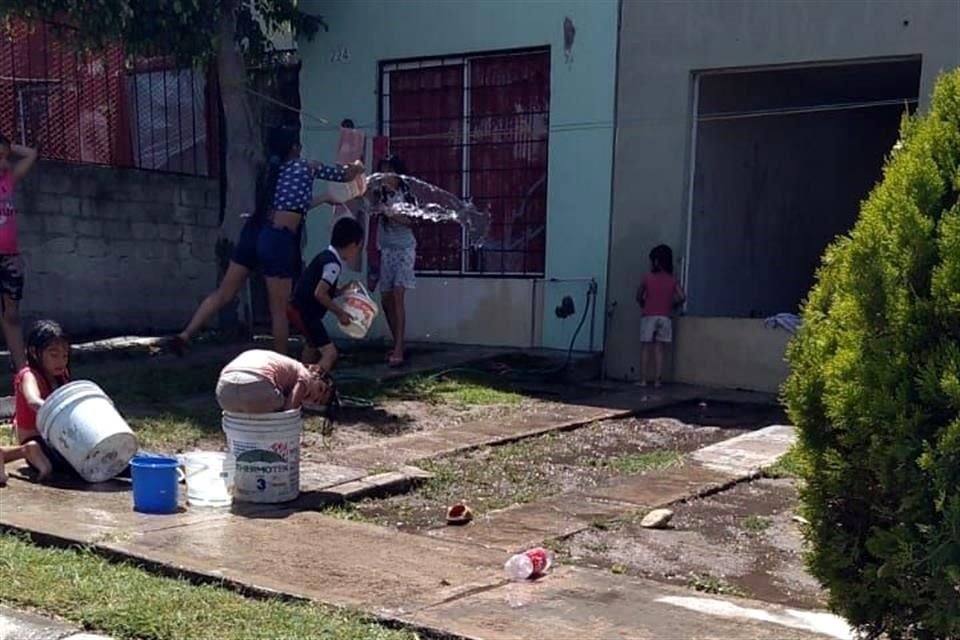 En Chulavista, el Municipio ha detectado familias que usan el agua para llenar albercas, lo que impide abasto a otros vecinos.