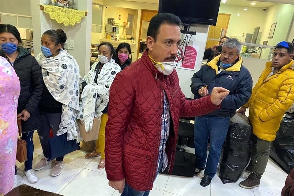 Al final, a las 2:00 de la madrugada, el Gobernador de Hidalgo dijo que había realizado una visita sorpresa al Hospital General de Pachuca.