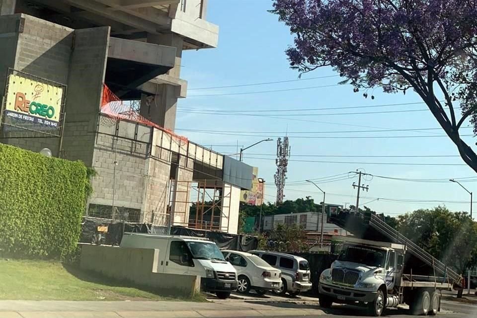 Vecinos advierten la presencia de los trabajadores en el lugar.