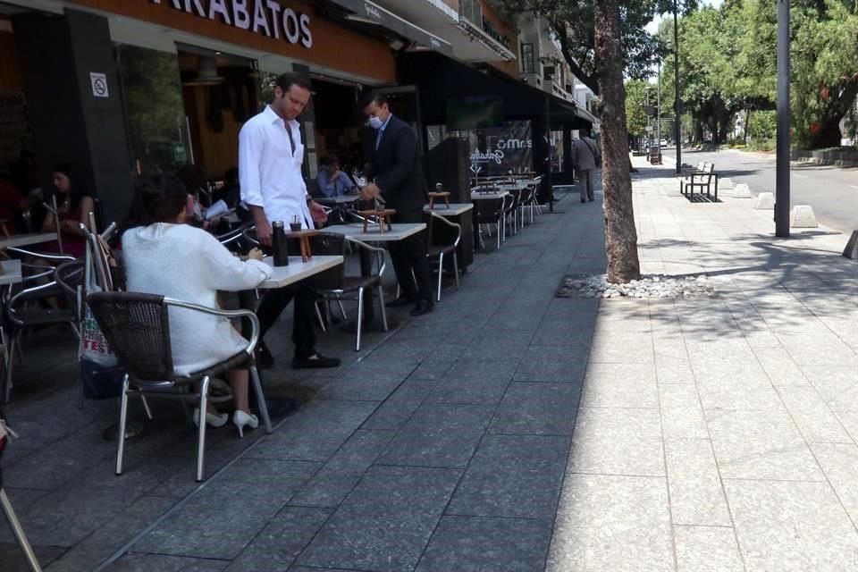 Trabajadores de la zona restaurantera de Polanco se enfrentan a la incertidumbre durante la emergencia sanitaria.