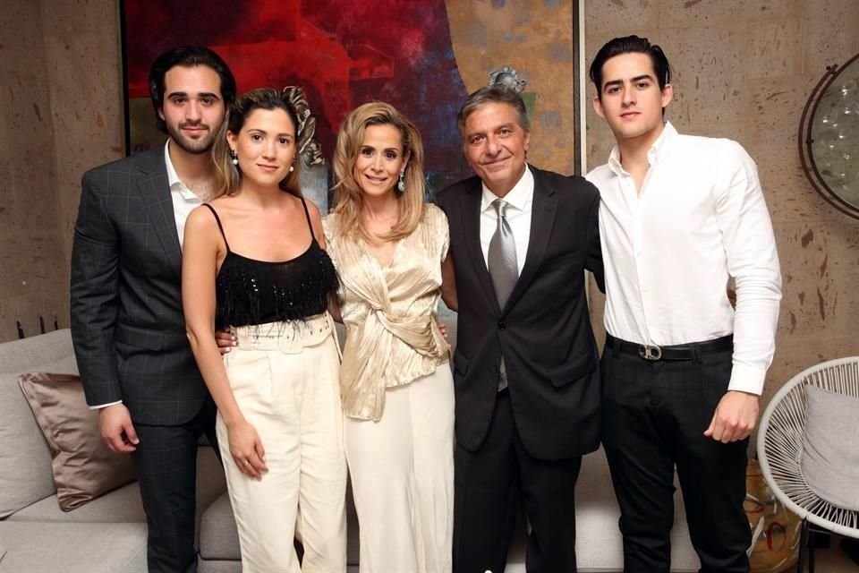 Juan Pablo Jaime, Madeleine Dávila de Arizpe, los novios y Mauricio Jaime