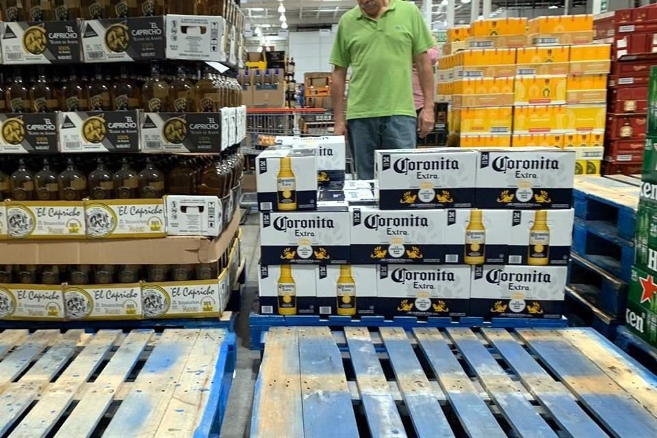 Además, en algunas tarimas de madera el producto ya estaba agotado.