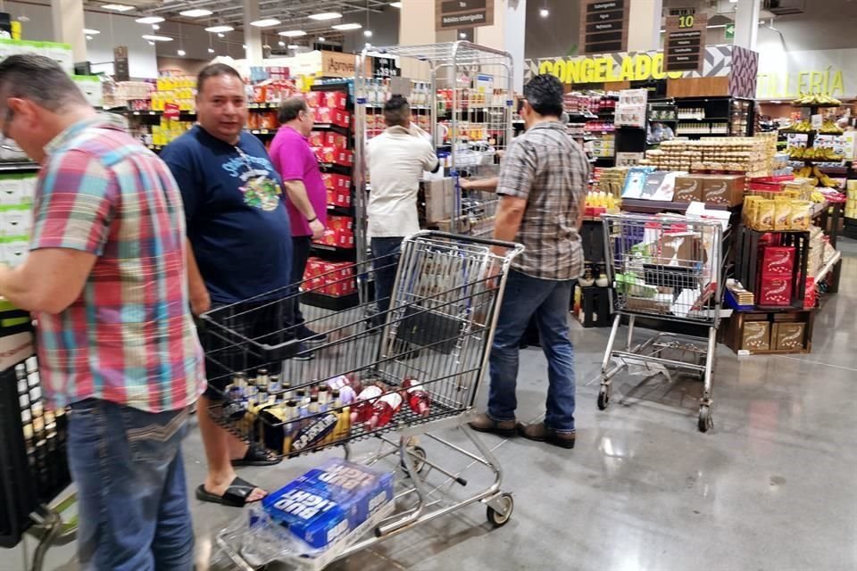 Horas más tarde, el Gobernador Jaime Rodríguez confirmó que, ante la emergencia por el Covid-19, la producción de alcohol no está entre los rubros de industria considerados esenciales.
