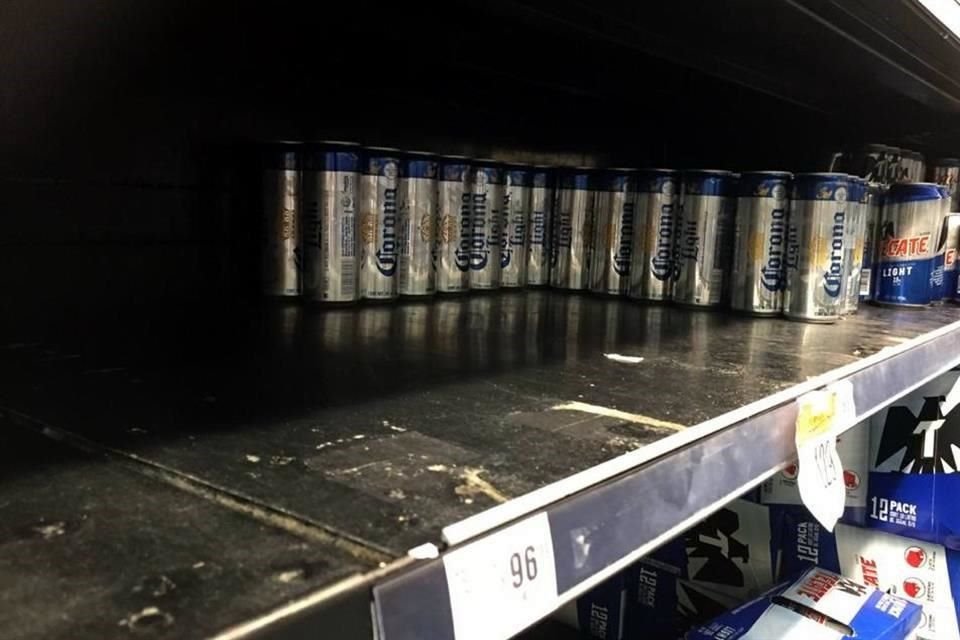 La cerveza se ha ido agotando en los mostradores.