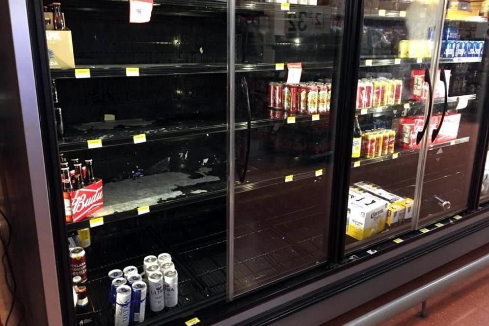 Algunos han considerado que muchos negocios guardarán producto para revenderlo.