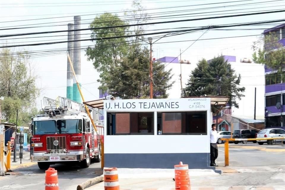 Los servicios de emergencia controlaron la fuga y llevaron a cabo el levantamiento del cuerpo después de recibir un llamado de vecinos.