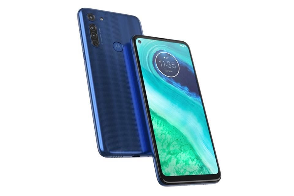 El Moto G8 integra un procesador Snapdragon 665 y el mismo sistema de cámaras traseras que la versión Power, pero con pantalla HD+ de 6.4 pulgadas y batería de 4 mil mAh.