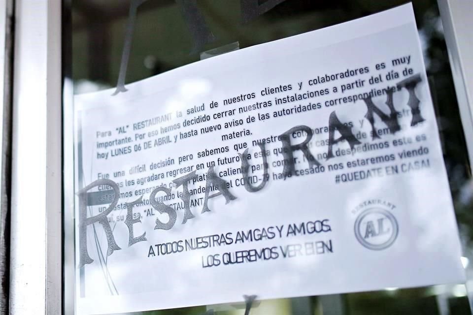 'Los queremos ver bien', desea el restaurante a sus amigos en un texto colocado en sus puertas para avisar del cierre temporal.
