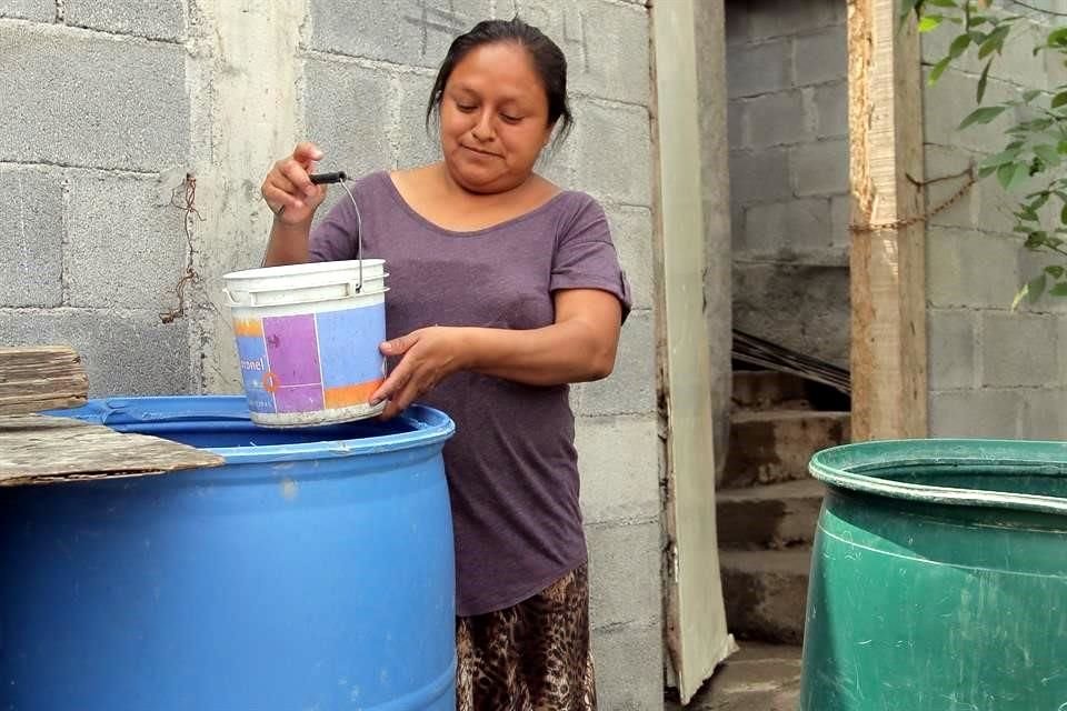Zoyla Cruz ganaba 600 pesos a la semana como empleada doméstica, pero desde hace dos semanas se quedó sin trabajo y debe mantener a sus cuatro hijos.