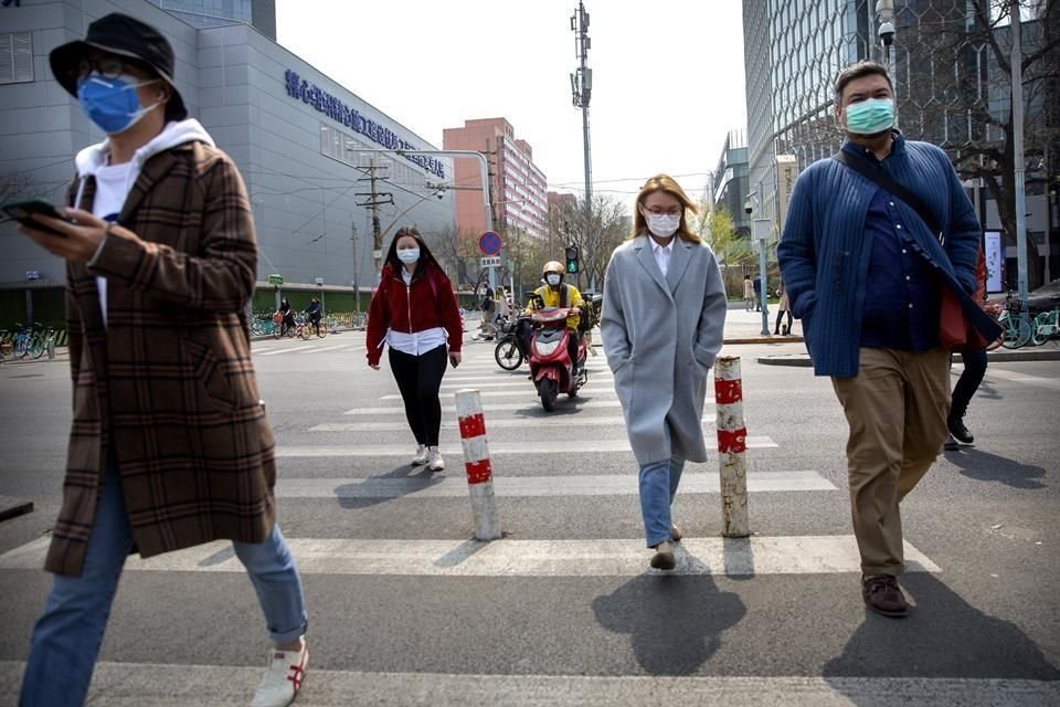 Desarrolladores de software ya han creado tales aplicaciones en países como Singapur y China para tratar de contener la pandemia. 
