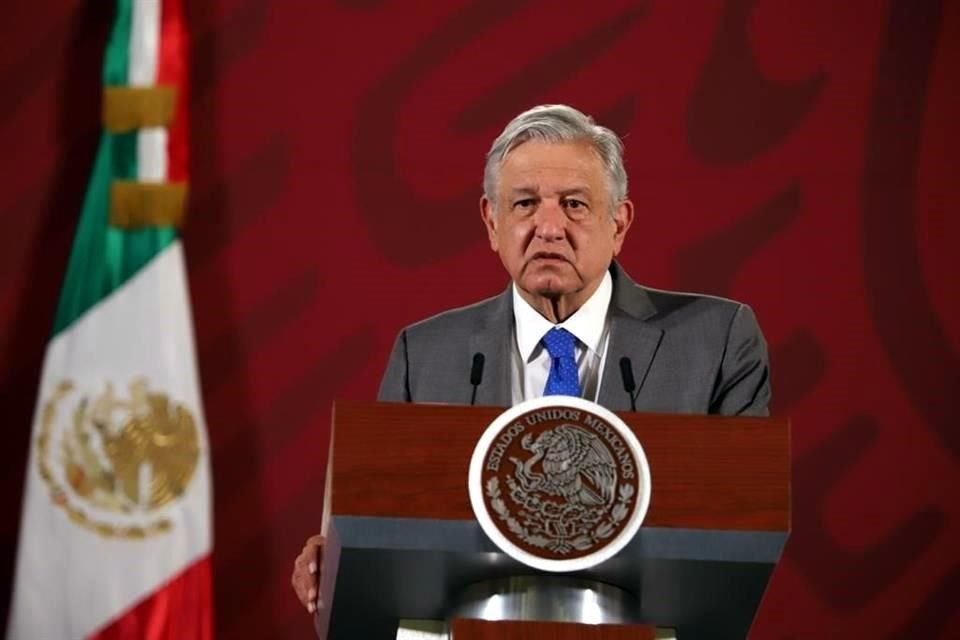 AMLO informó que 3 mil médicos generales han sido contratados para atender a enfermos de coronavirus.