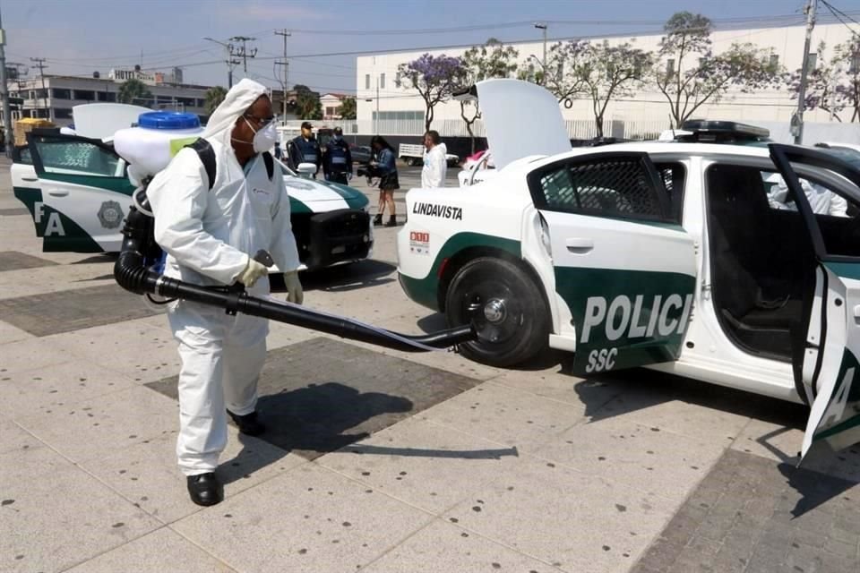 Más de 80 vehículos, entre camiones de limpia, patrullas y de servicios urbanos, han sido sanitizados este martes en la GAM.