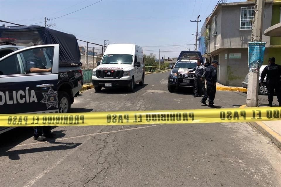 El hombre fue asesinado a un costado de una cancha de futbol.