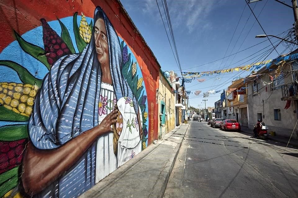 Solitaria lució la calle principal, por la cual transitan alrededor de 100 mil personas cuando hay representación.
