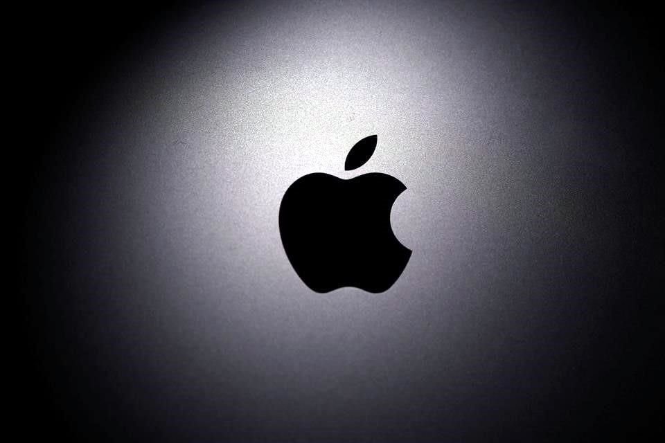 Según personas familiarizadas con el lanzamiento, al menos parte de los nuevos iPhone podrían introducirse varias semanas más tarde de lo habitual, aunque todavía dentro del margen de otoño típico.