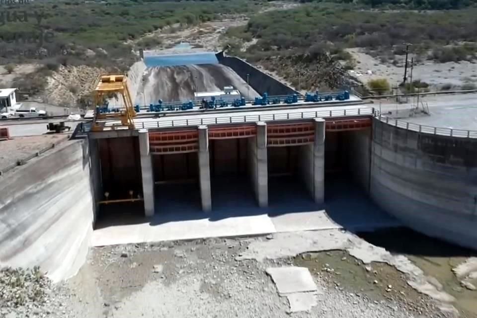 Señala titular de Agua y Drenaje en video que alto consumo y bajo nivel de presas puede comprometer el servicio de agua en el Estado.