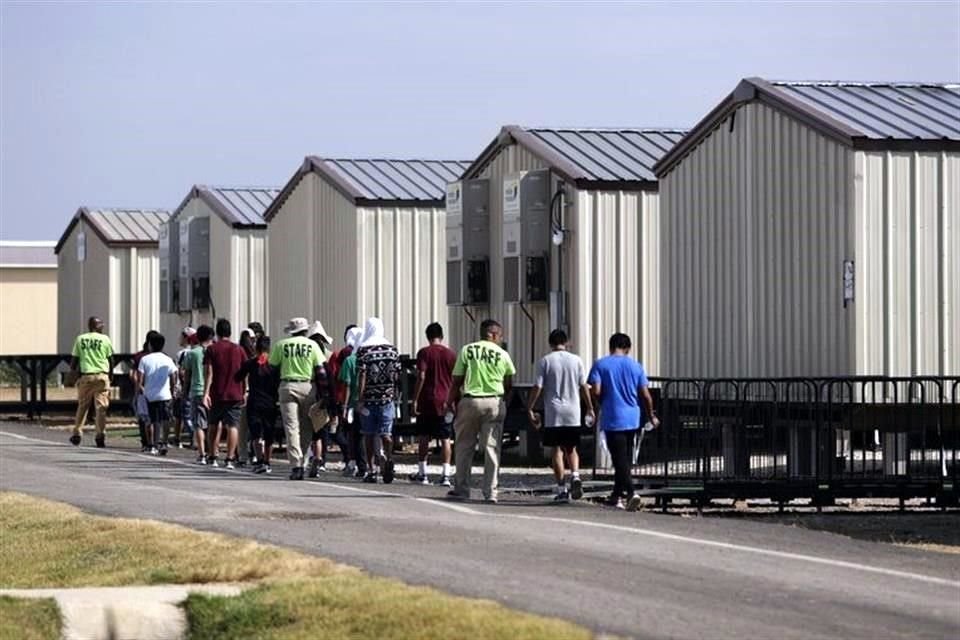 Centro de detención para menores migrantes en Texas.