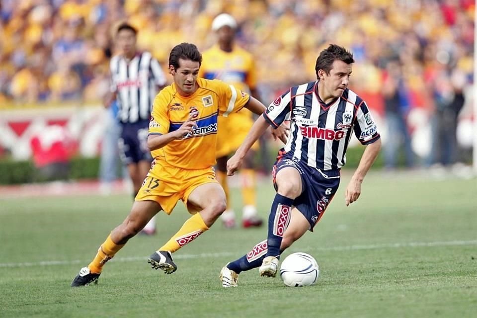En el Torneo Clausura 2006, la edición 81 del derbi regiomontano se aplazó un día a solicitud de los Tigres, que jugaron ante el Corinthians unos días antes en la Libertadores.