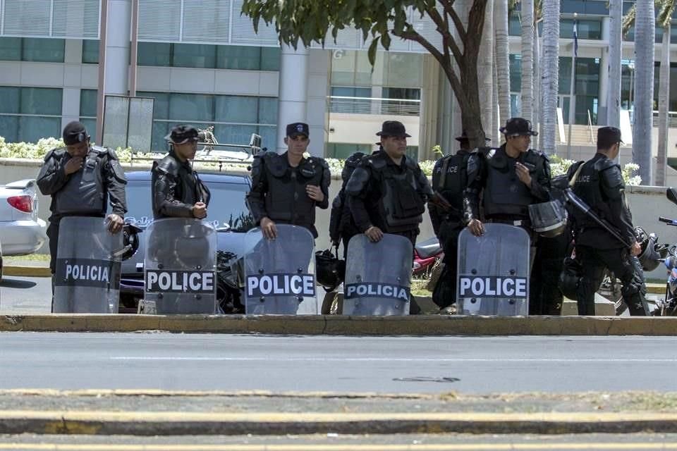 Agentes de la Policía Antidisturbios de Managua, Nicaragua.