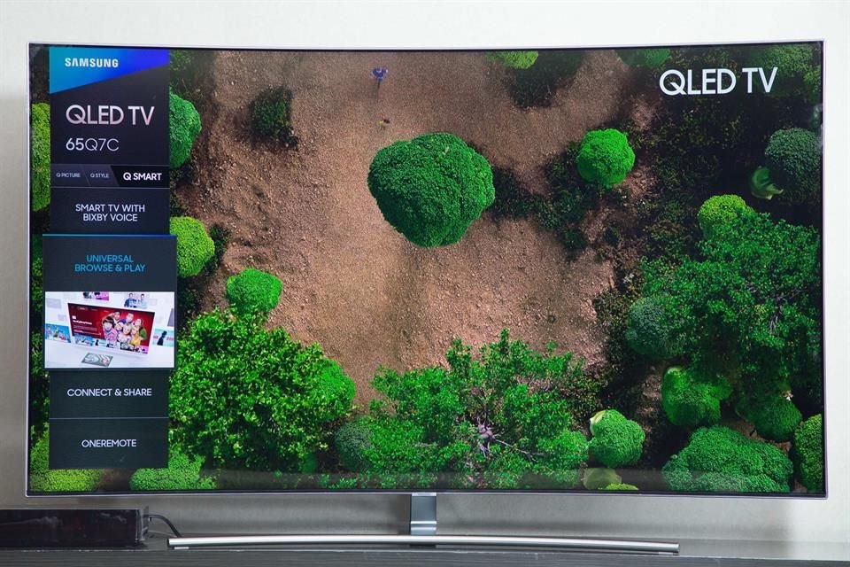 Con la pantalla de 65' Q7 de Samsung apreciarás los partidos con una mayor gama de colores y con contrastes más profundos, sin mencionar el nivel de detalle de la resolución 4K.