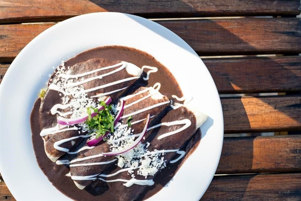 Las enfrijoladas es uno de los platos más tradicionales de la gastronomía mexicana.