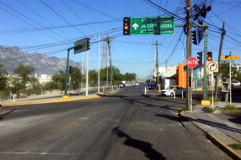 En puntos de la zona poniente no fueron instalados filtros sanitarios para controlar el acceso, pese a que también son entradas a San Pedro.