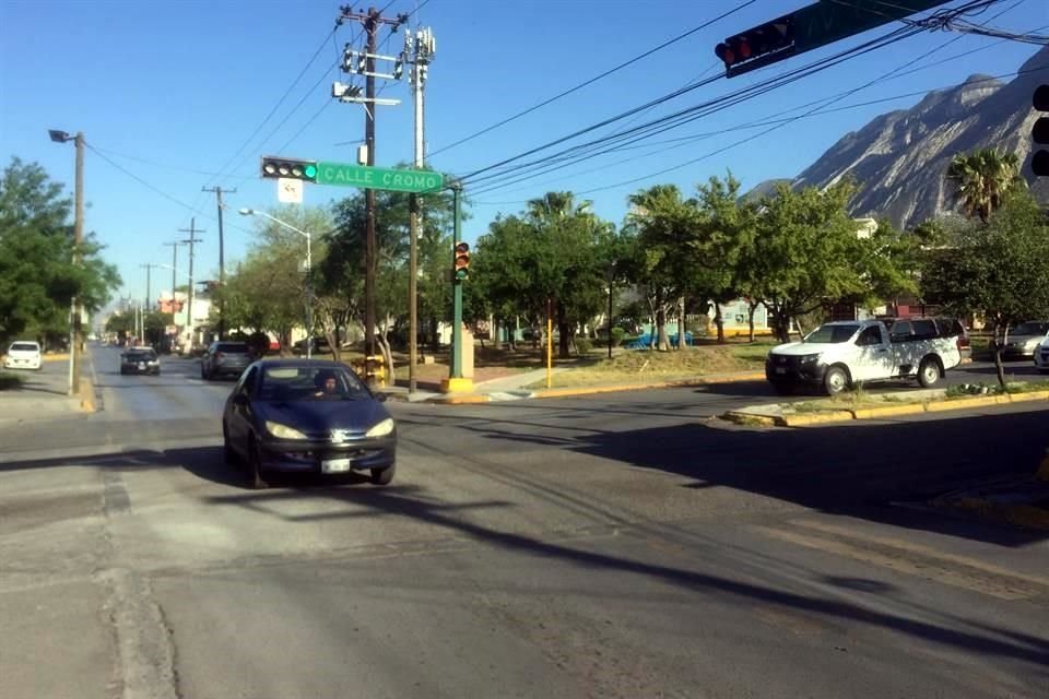 En puntos de la zona poniente no fueron instalados filtros sanitarios para controlar el acceso, pese a que también son entradas a San Pedro.