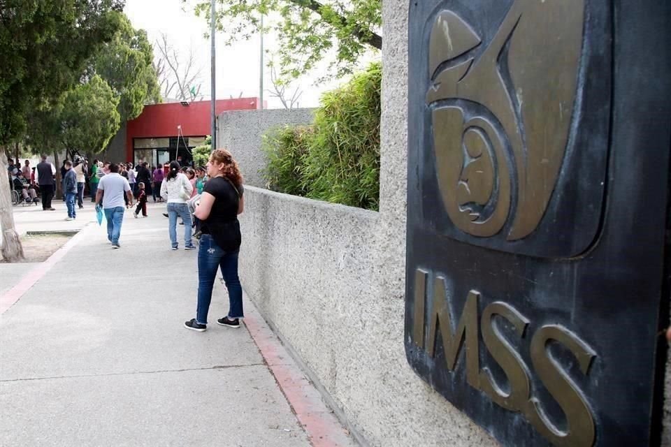 El IMSS tiene 18 velatorios en 15 estados, administrados por un fideicomiso. 