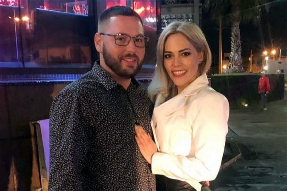 La maestra y el estadounidense eran novios.