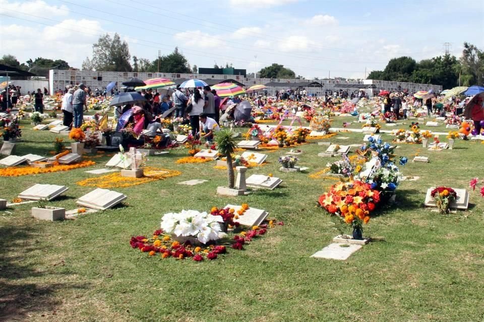 Las nuevas fosas estarán en el panteón de Altagracia.