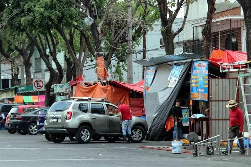 Los locales de venta de pescados y mariscos del mercado de La Viga, reabrieron sus puertas.