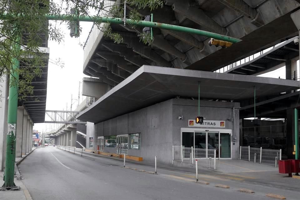 El Gobierno del Estado recorta los horarios del transporte público como medida para desincentivar los traslados en la Ciudad ante la pandemia del Covid-19.