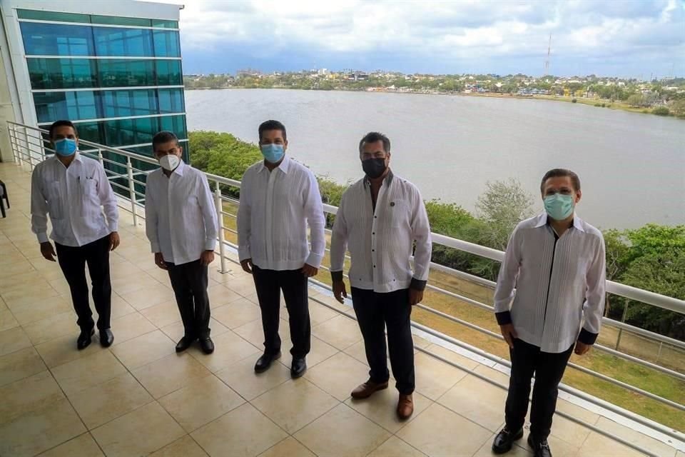 Francisco García Cabeza de Vaca, recibió al Gobernador, Jaime Rodríguez; a Miguel Ángel Riquelme, de Coahuila; Silvano Aureoles, de Michoacán; y a José Rosas Aispuro, de Durango.